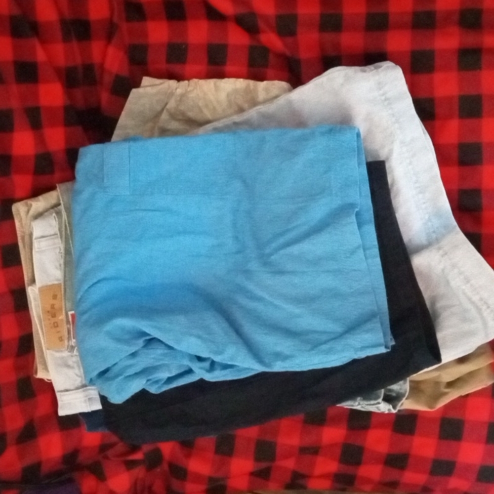 7 pair of women's pants shorts